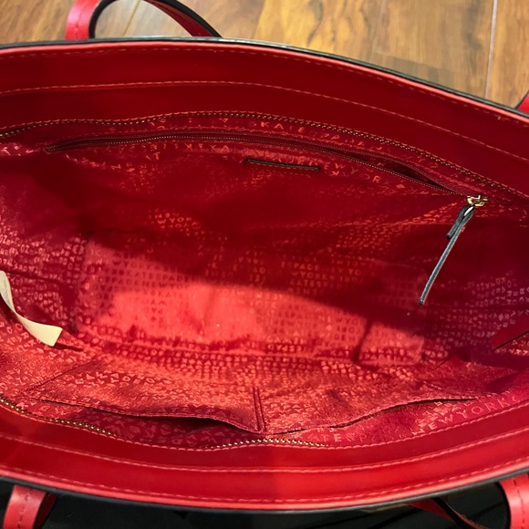 Excellent Condition Kate Spade Tori Sawyer Street Pillboxred Handbag - Picture 5 of 9